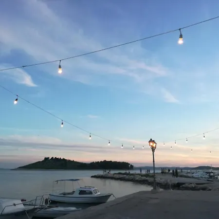Jana - Quiet Street - Close To The Sea
